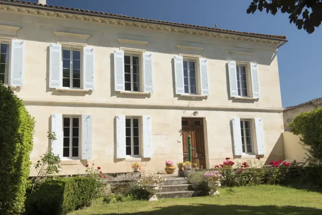 Réalisation Lavagnac — baies vitrées aluminium sur mesure Ouvêo
