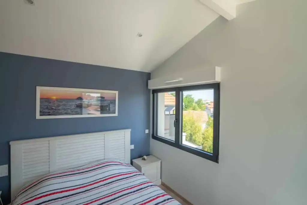Fenêtres aluminium gamme Alwin Classique Ouvêo — vue extérieure