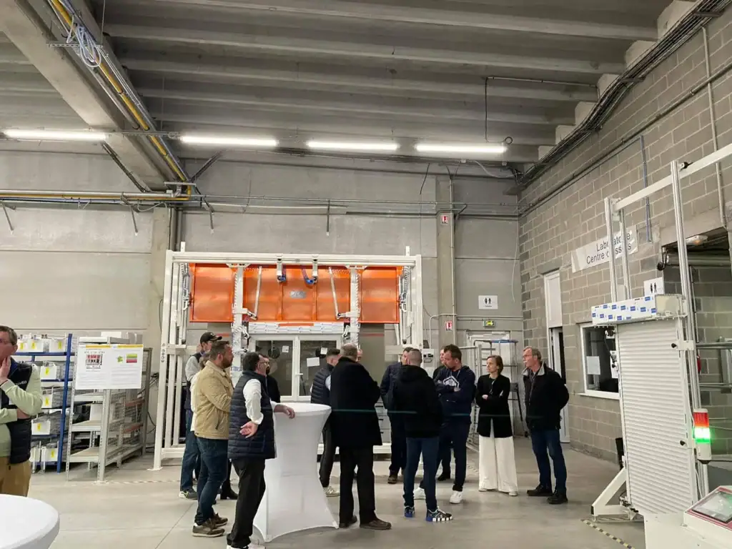 Fabrication menuiseries sur mesure Ouvêo — atelier production