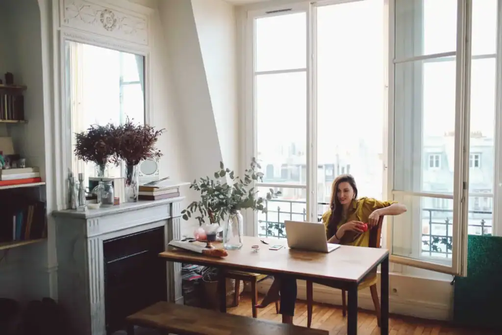 Maison avec menuiseries bois sur mesure Ouvêo